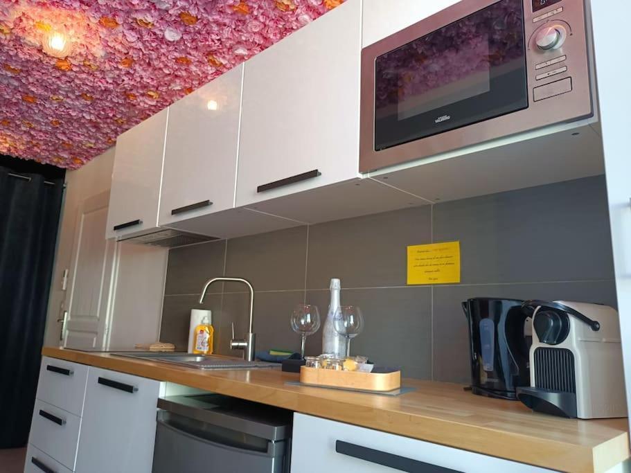 Appartement Balneo Et Sauna Prives The Red Room Mauguio Exterior photo