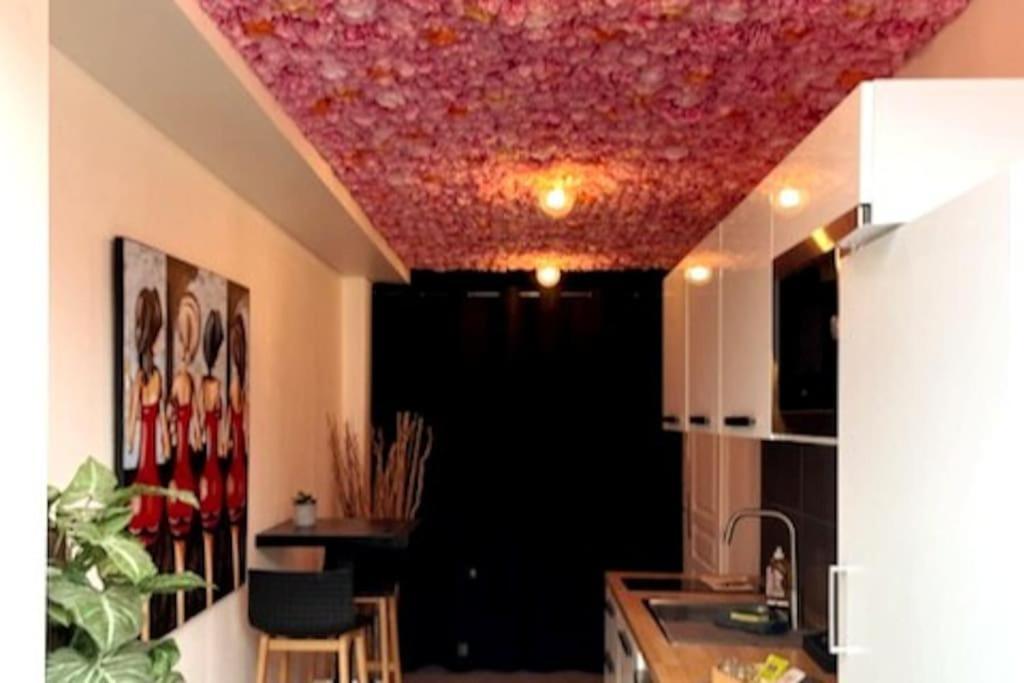 Appartement Balneo Et Sauna Prives The Red Room Mauguio Exterior photo
